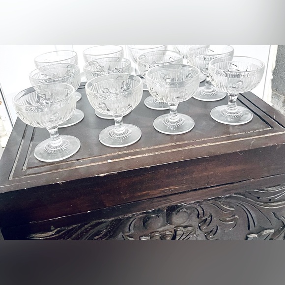 Jeanette Iris and Herringbone Depression Glass set of 12 Sherbet Glasses Vtg - Picture 5 of 7